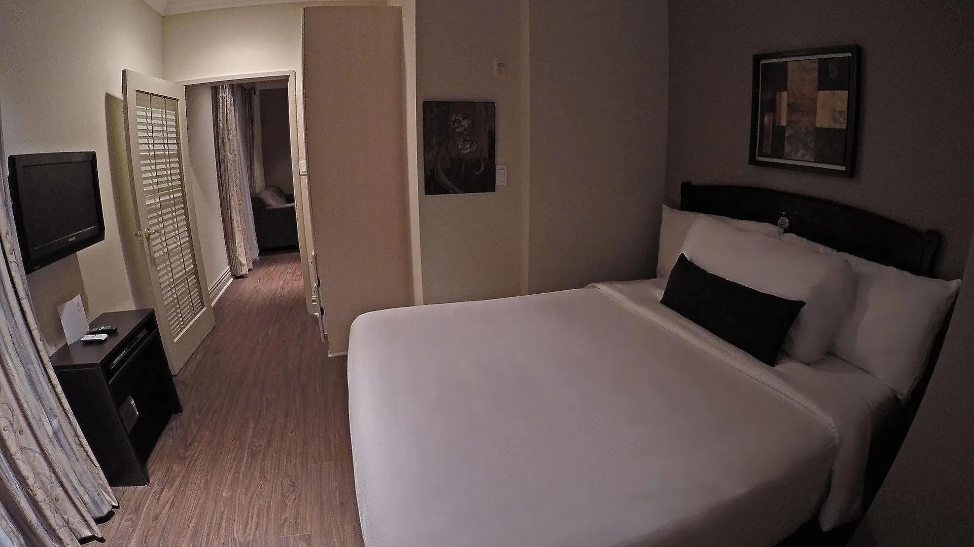 Grand Hotel & Suites Toronto