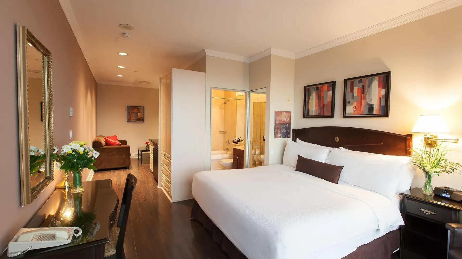 Grand Hotel & Suites Toronto
