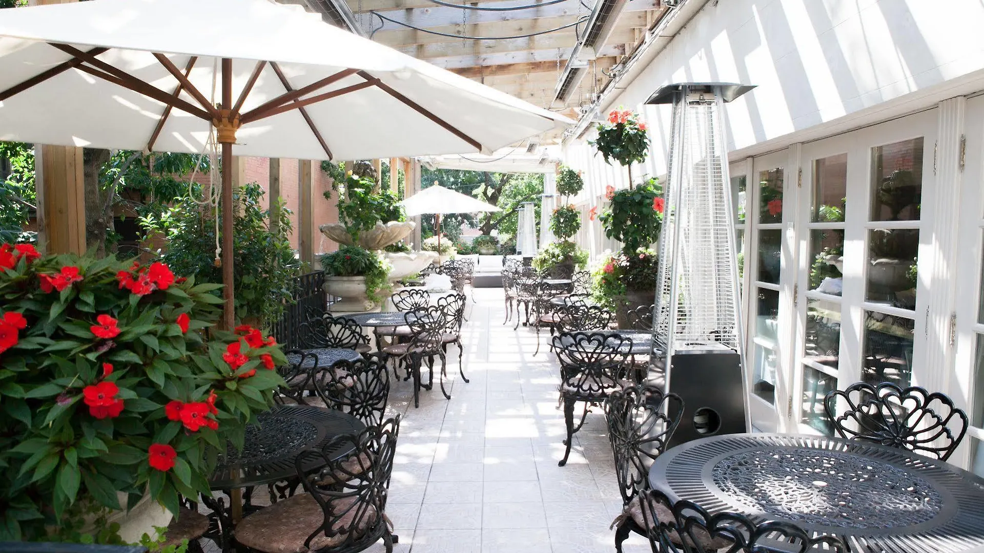 Grand Hotel & Suites Toronto 4*,  Kanada