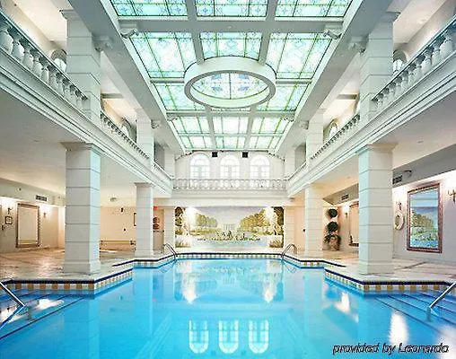 Grand Hotel & Suites Toronto