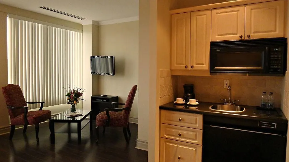 Grand Hotel & Suites Toronto 4*,